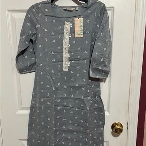 Fusion Gray Kurta with White Paisley Pattern